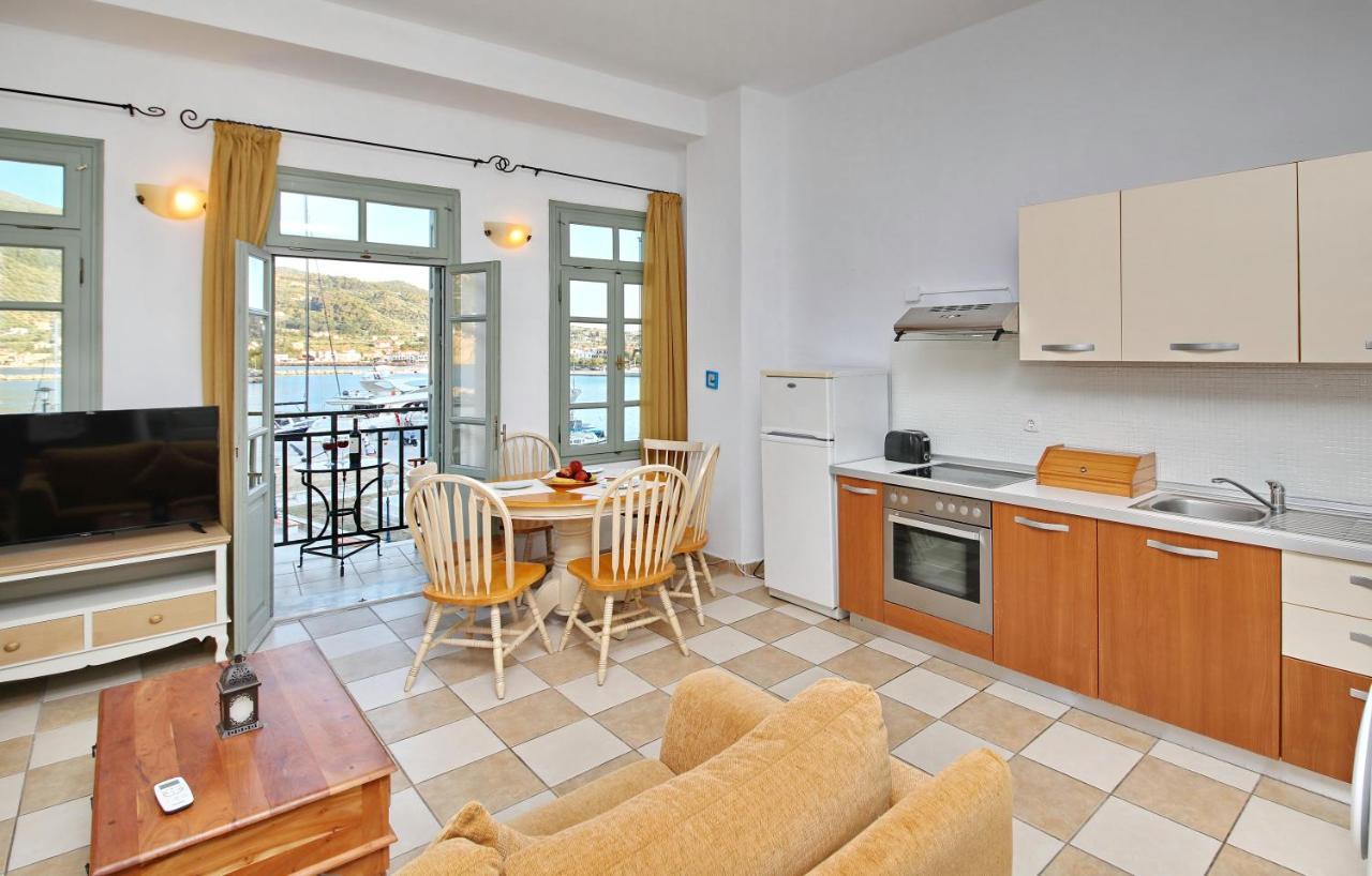 Faros Coastal Apartments Skopelos Town Bagian luar foto